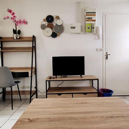 Appartement Style Industriel Au Centre De Douai Exterior foto