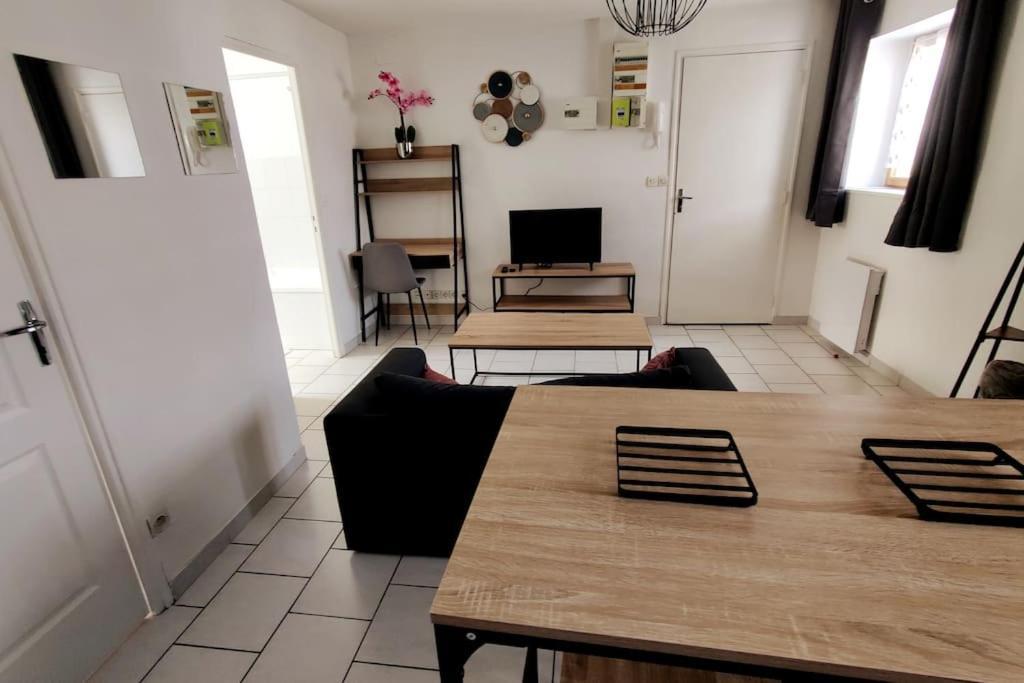 Appartement Style Industriel Au Centre De Douai Exterior foto