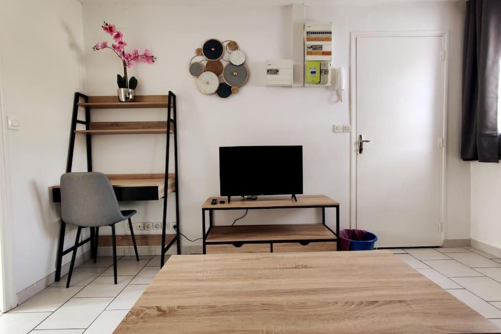 Appartement Style Industriel Au Centre De Douai Exterior foto