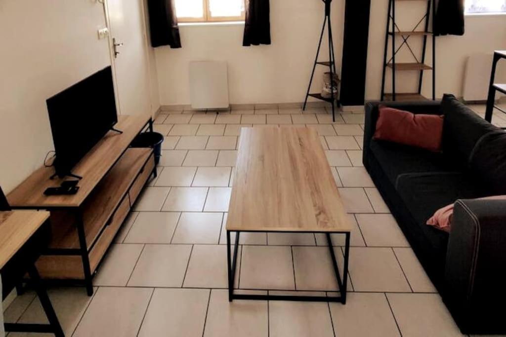 Appartement Style Industriel Au Centre De Douai Exterior foto