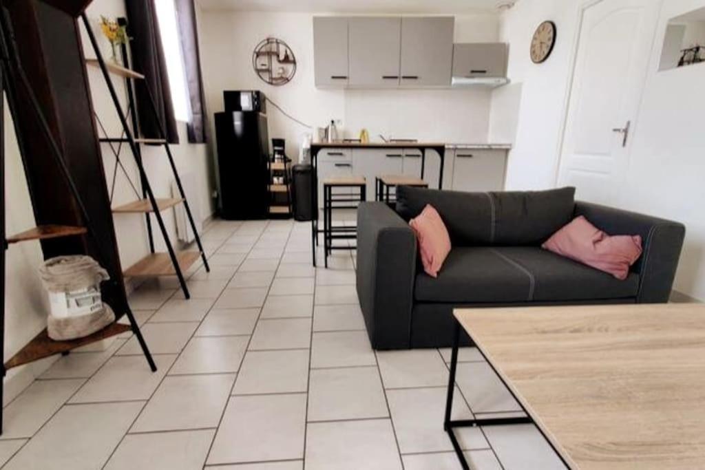 Appartement Style Industriel Au Centre De Douai Exterior foto